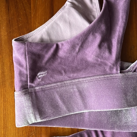 Fabletics velour leggings and bra top set size M - Picture 6 of 6